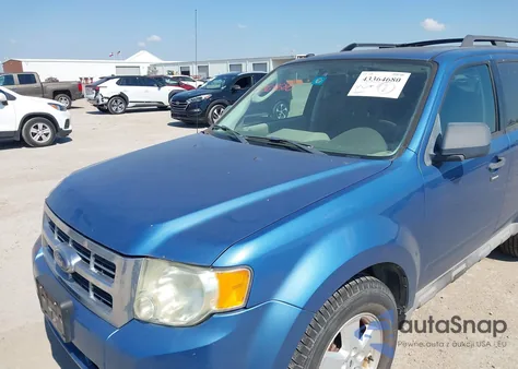 2009 Ford Escape Xlt z USA, uszkodzony, nr VIN 1FMCU03709KA80214